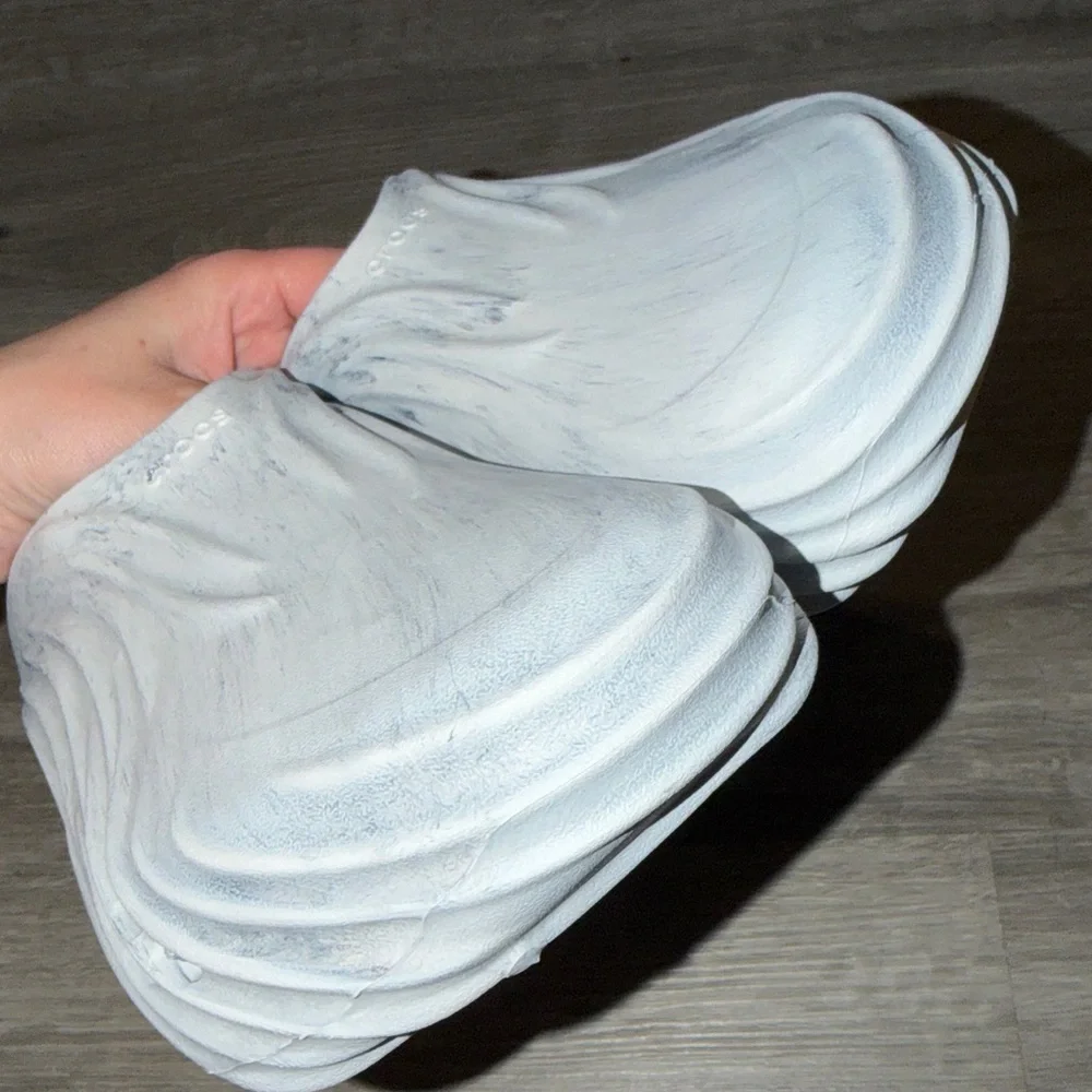 Crocs Echo Wave 